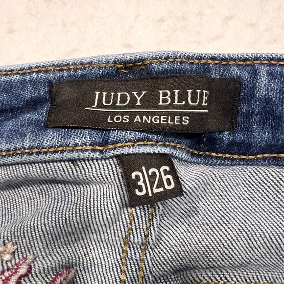 Judy Blue Jeans Blue Floral Embroidered Denim Boyfriend Festival Size 3/26 26x28 - Picture 10 of 16